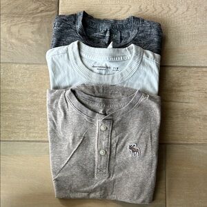 Abercrombie & Fitch Kids Charcoal, Light Gray, and Brown Tees (Set of 3)